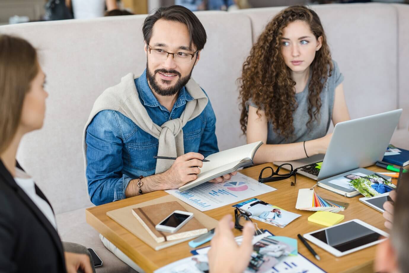 Hiring Internal Marketing, Freelancers, or an Agency: How to Make the Right Call for Your Business